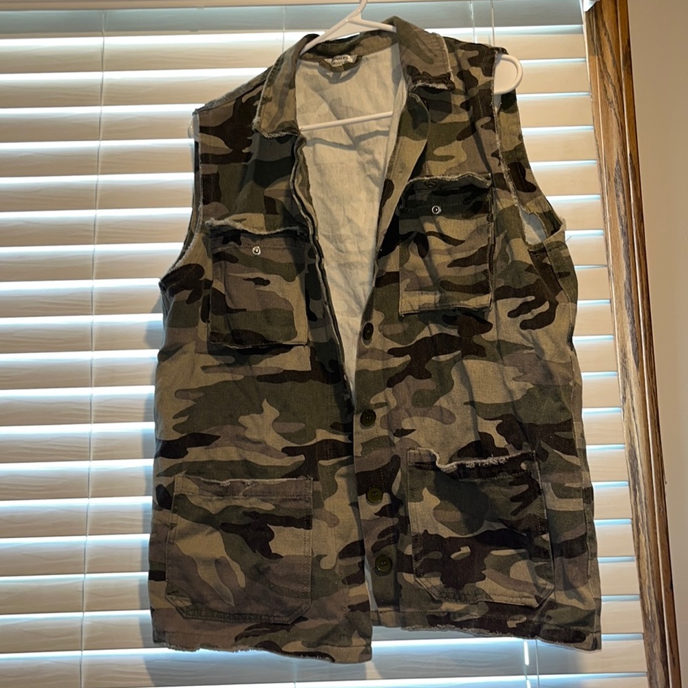 Women’s large army vest